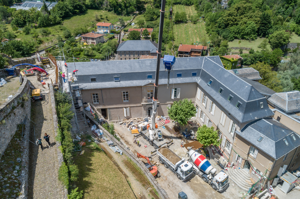 Un béton contemporain au service du château médiéval de Foix