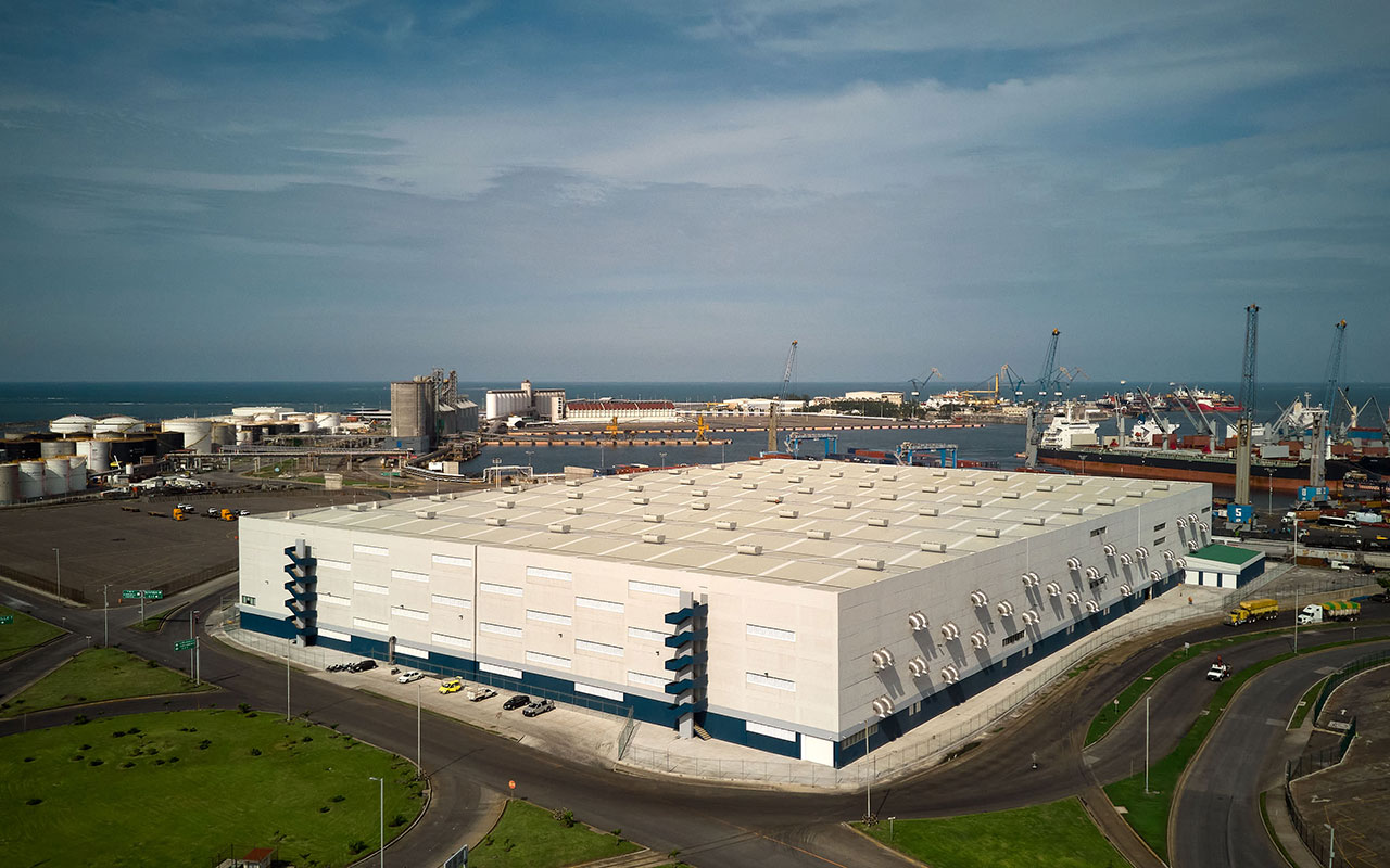 CEMEX participe au deuxième plus grand bâtiment de stockage de véhicules au monde