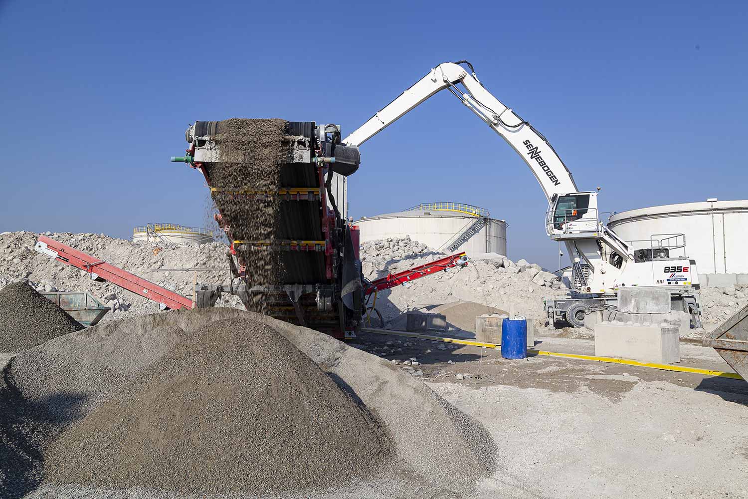 Concasseur sur un chantier à Gennevilliers