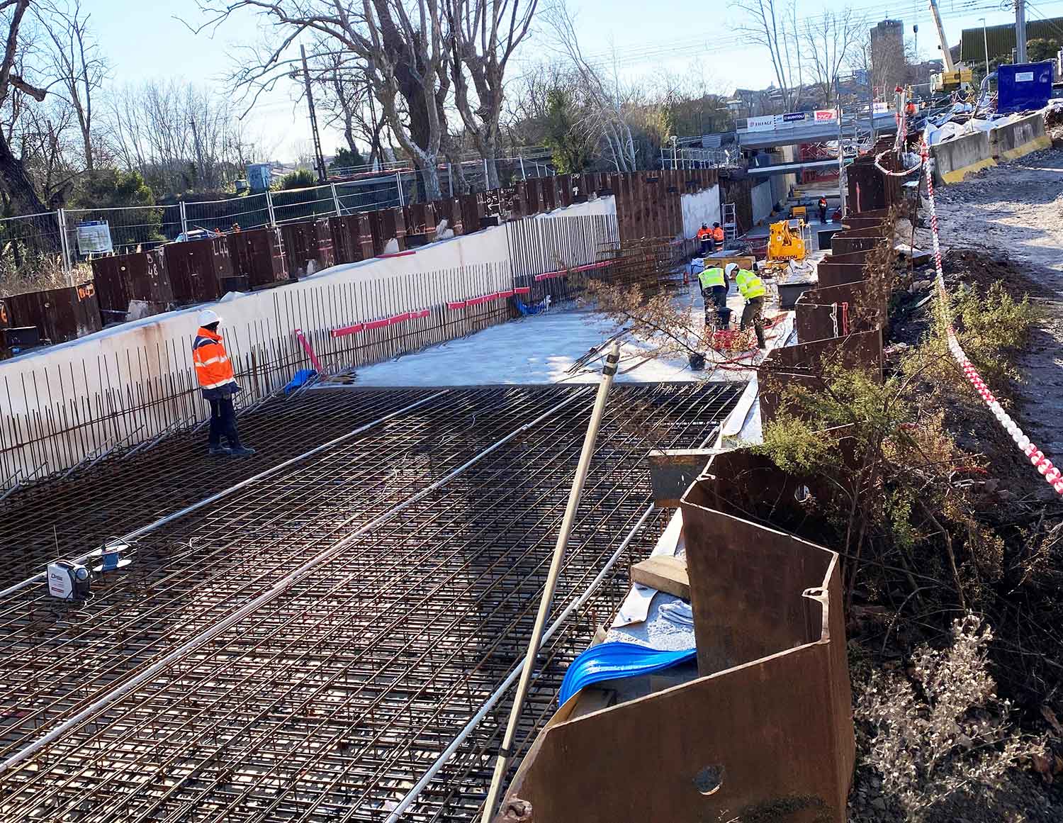 Chantier utilisant du béton bas carbone Vertua à Agde